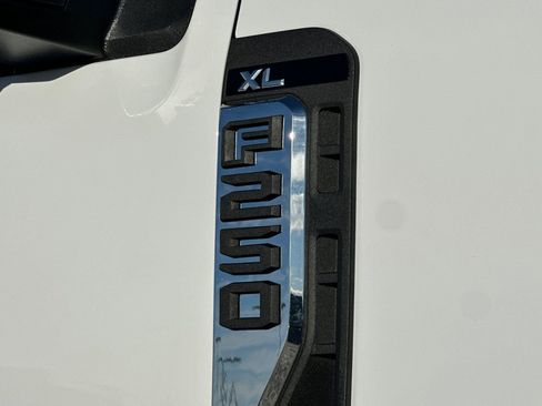 New 2026 Ford F250 XL w/ XL Chrome Package image 23