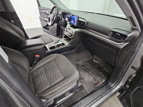 Used 2021 Ford Explorer XLT RWD image 39
