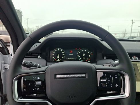 New 2026 Land Rover Discovery Sport Landmark image 18