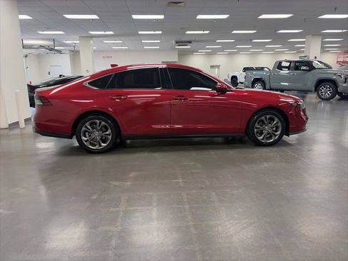 Used 2024 Honda Accord EX image 8
