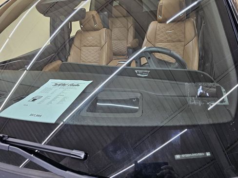Used 2021 Cadillac Escalade Premium Luxury RWD image 43