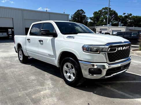 Used 2025 RAM 1500 Big Horn AWD/4WD image 1