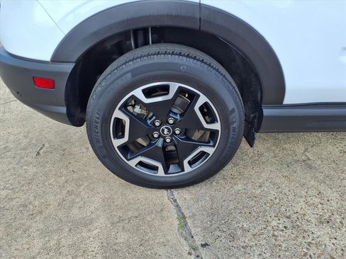 Used 2024 Ford Bronco Sport Outer Banks w/ Tech Package image 29