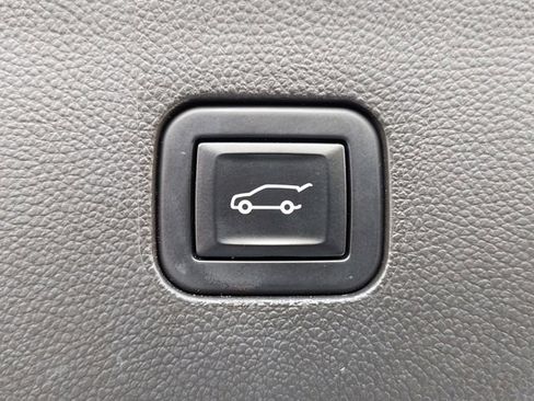 Used 2023 Buick Enclave Essence image 34