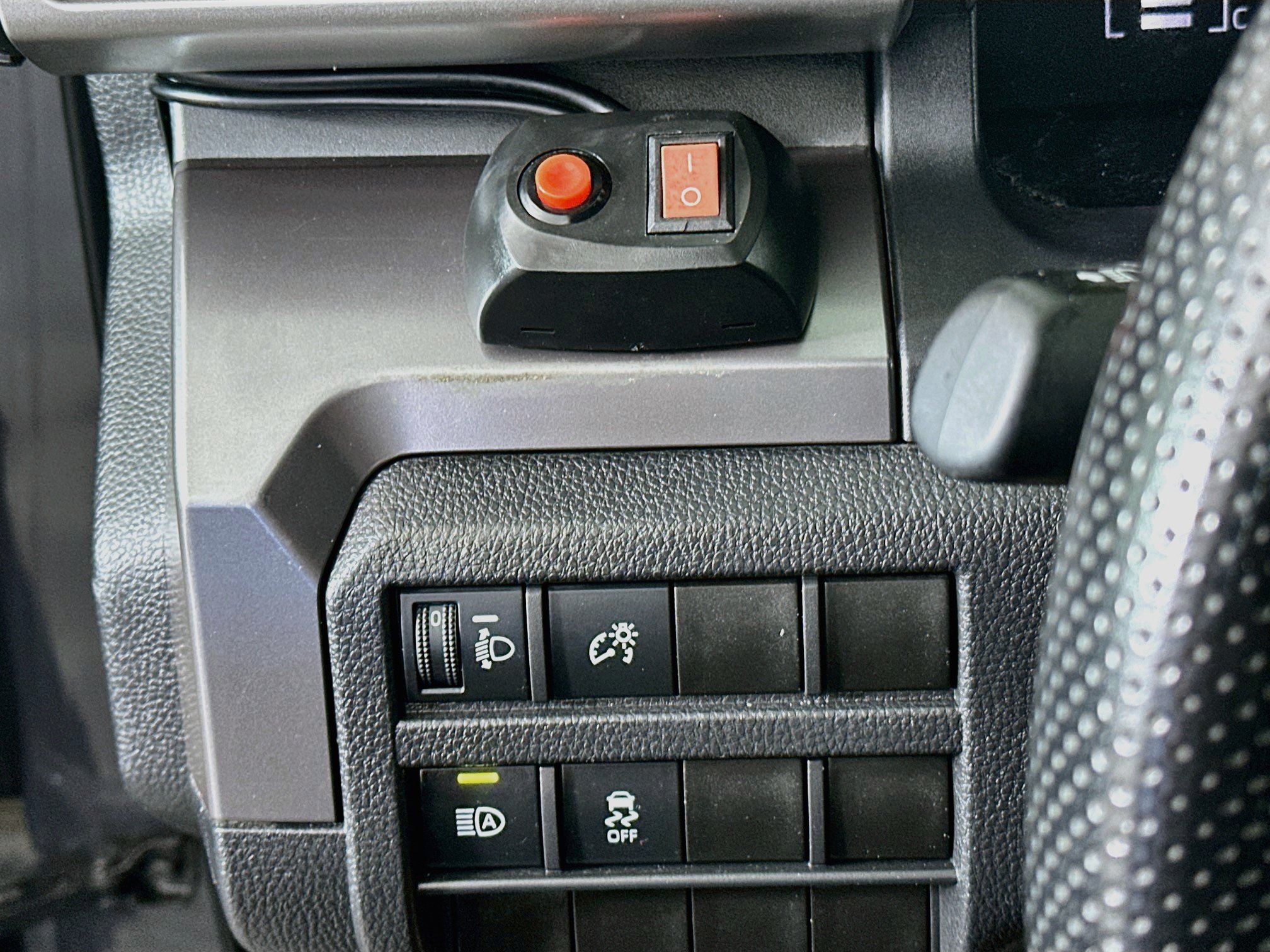 Used 2025 Toyota Tacoma SR5 AWD/4WD image 17