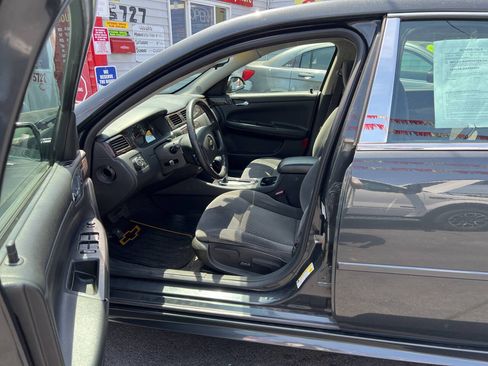 Used 2014 Chevrolet Impala LT w/ LT Sunroof Package FWD image 14