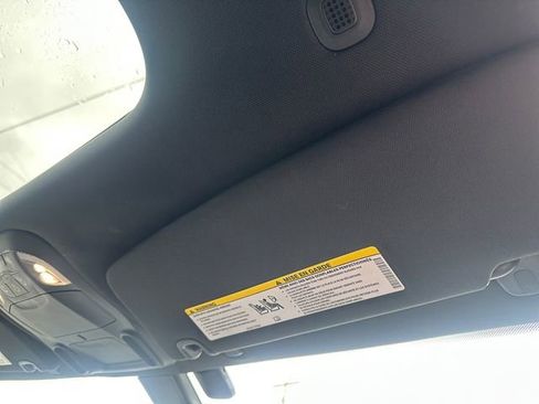 Used 2020 Chrysler Pacifica Limited image 17