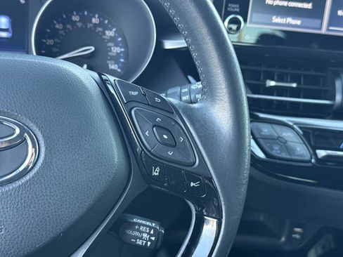 Used 2021 Toyota C-HR Limited image 28