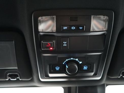 Used 2020 Toyota Tacoma TRD Off-Road w/ Technology Package AWD/4WD image 34