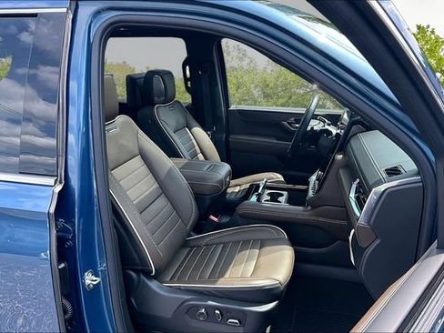 Used 2026 GMC Yukon XL Denali Ultimate AWD/4WD image 7