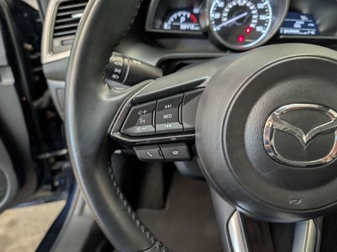 Used 2018 MAZDA MAZDA3 Touring FWD image 22