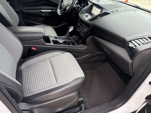 Used 2019 Ford Escape SE image 6