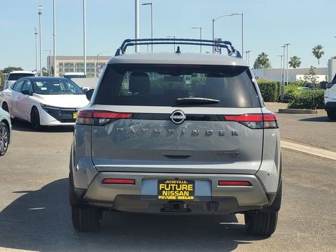 New 2026 Nissan Pathfinder Platinum AWD/4WD image 6