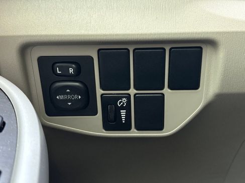 Used 2012 Toyota Prius Four FWD image 25