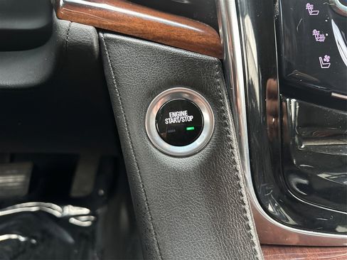 Used 2016 Cadillac Escalade ESV Luxury image 36