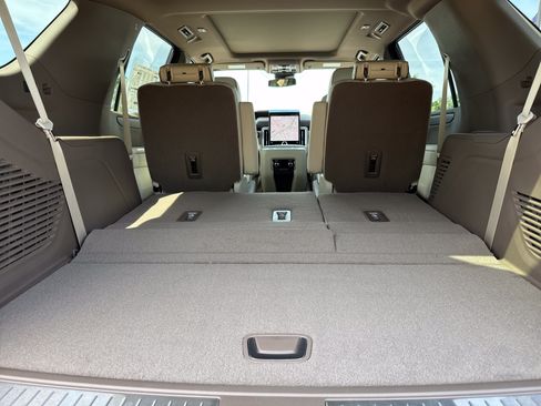 New 2026 GMC Yukon Denali w/ Sun & Power Step Package AWD/4WD image 36