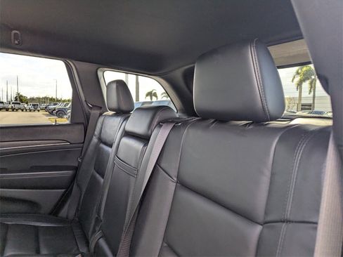 Used 2019 Jeep Grand Cherokee Limited w/ Trailer Tow Group IV image 17