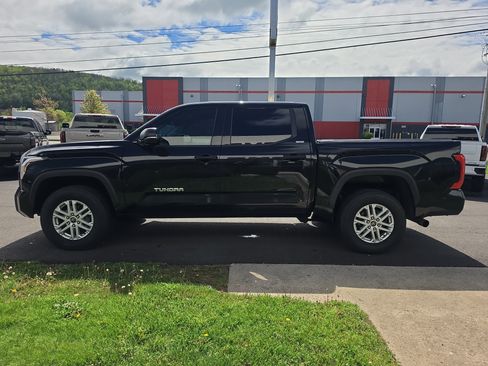 Used 2023 Toyota Tundra SR5 w/ SR5 Convenience Package AWD/4WD image 7