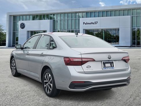 Used 2023 Volkswagen Jetta S image 4