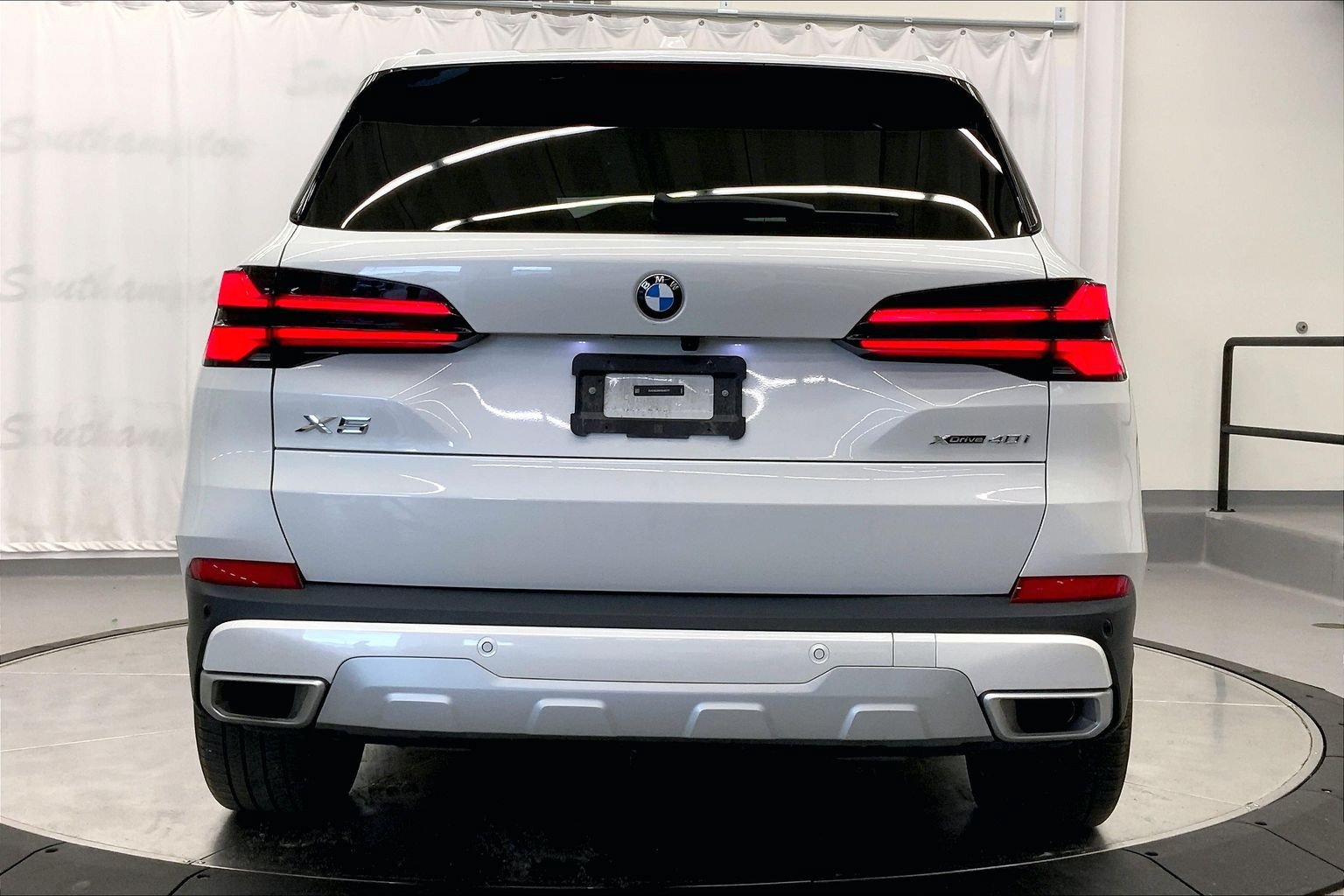 Used 2024 BMW X5 xDrive40i w/ Premium Package AWD/4WD image 6