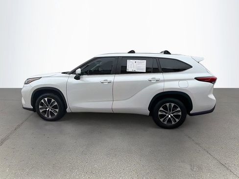 Used 2023 Toyota Highlander XLE image 8
