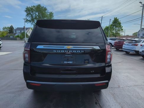 Used 2022 Chevrolet Suburban LT w/ Luxury Package AWD/4WD image 8