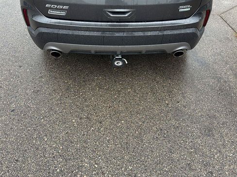 Used 2019 Ford Edge SEL w/ Equipment Group 201A FWD image 12