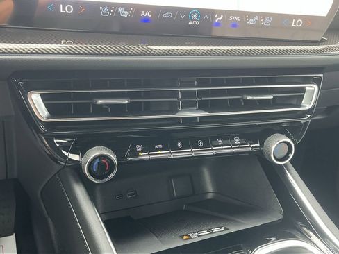 New 2025 Chevrolet Traverse High Country image 20