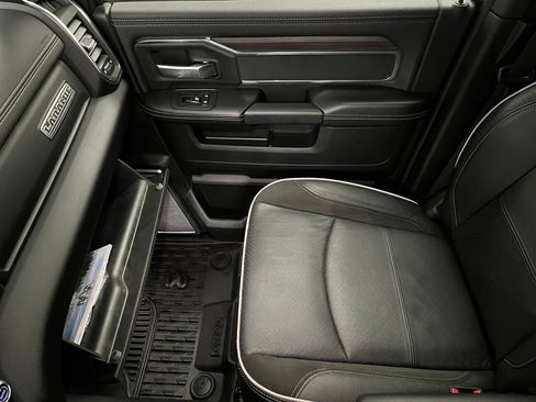 Used 2025 RAM 3500 Laramie AWD/4WD image 39