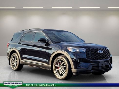Used 2025 Ford Explorer ST AWD/4WD image 1