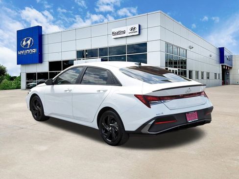 Certified 2026 Hyundai Elantra Sport w/ Cargo Package FWD image 7