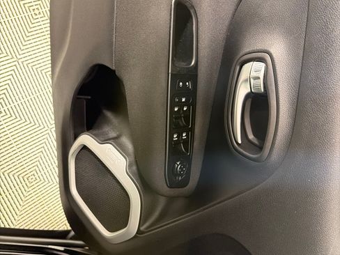 Used 2021 Jeep Renegade Sport w/ Sport Appearance Group AWD/4WD image 11