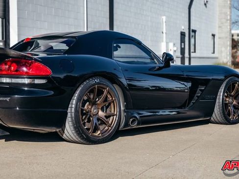 Used 2004 Dodge Viper SRT-10 image 42
