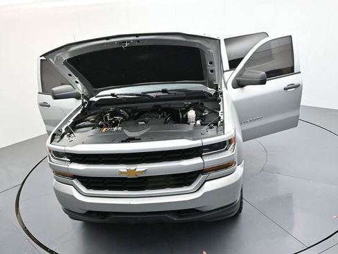 Used 2018 Chevrolet Silverado 1500 Custom w/ Custom Value Package image 46
