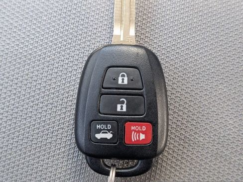 Used 2015 Toyota Corolla LE FWD image 29