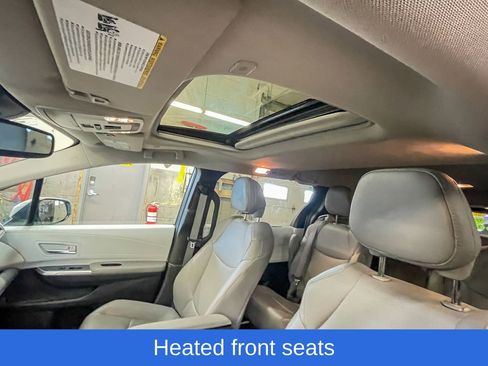 Used 2025 Toyota Sienna XLE w/ XLE Plus Package image 12