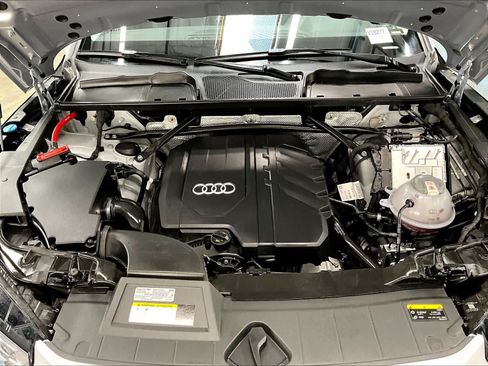Used 2023 Audi Q5 2.0T Premium w/ Convenience Package AWD/4WD image 13
