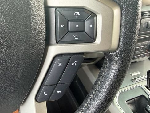 Used 2015 Ford F150 Lariat AWD/4WD image 29