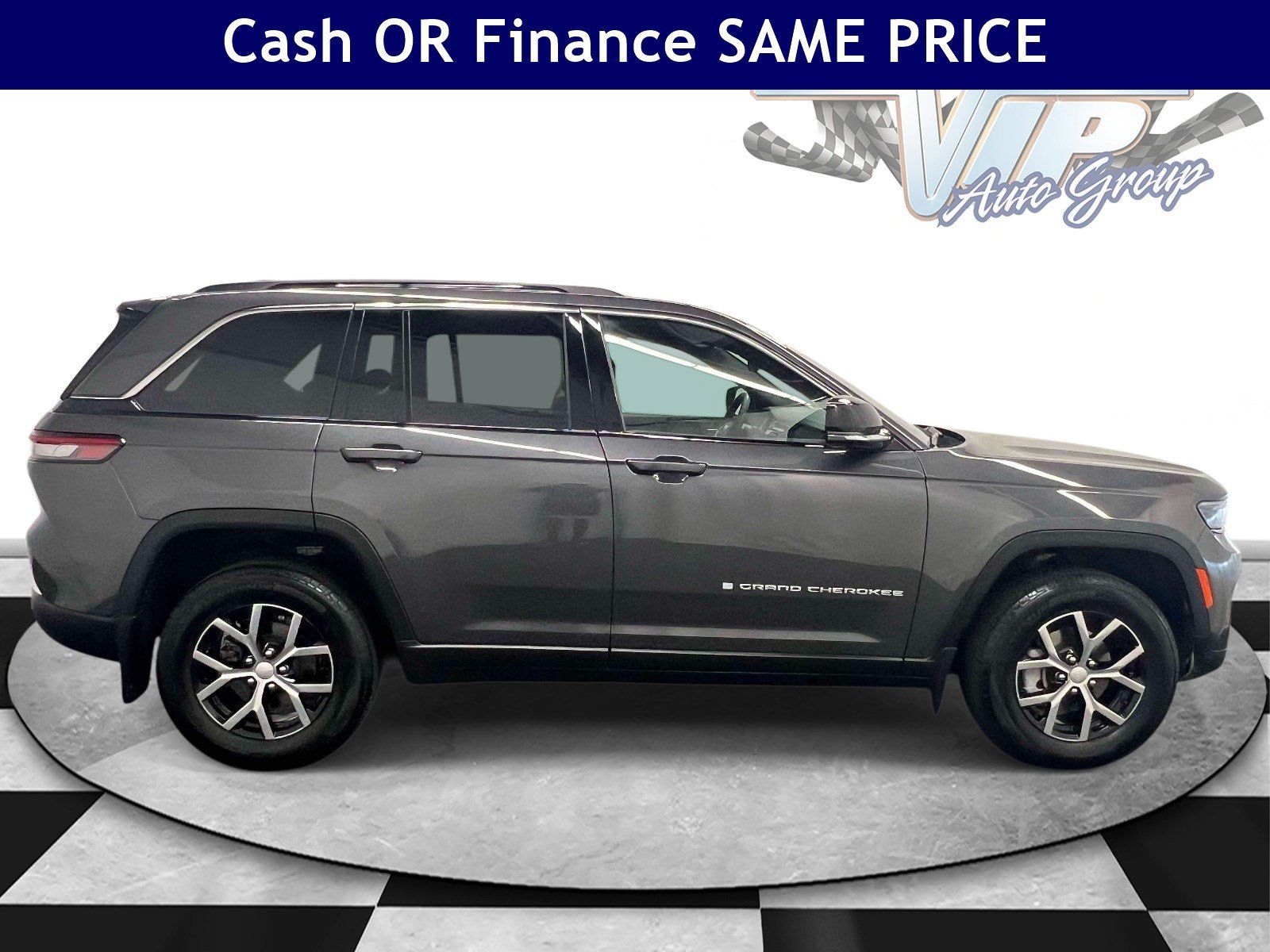 Used 2025 Jeep Grand Cherokee Limited w/ MOPAR Finishing Package AWD/4WD image 5