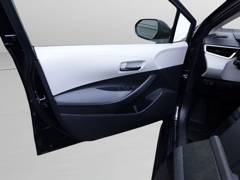 Certified 2022 Toyota Corolla LE FWD image 15