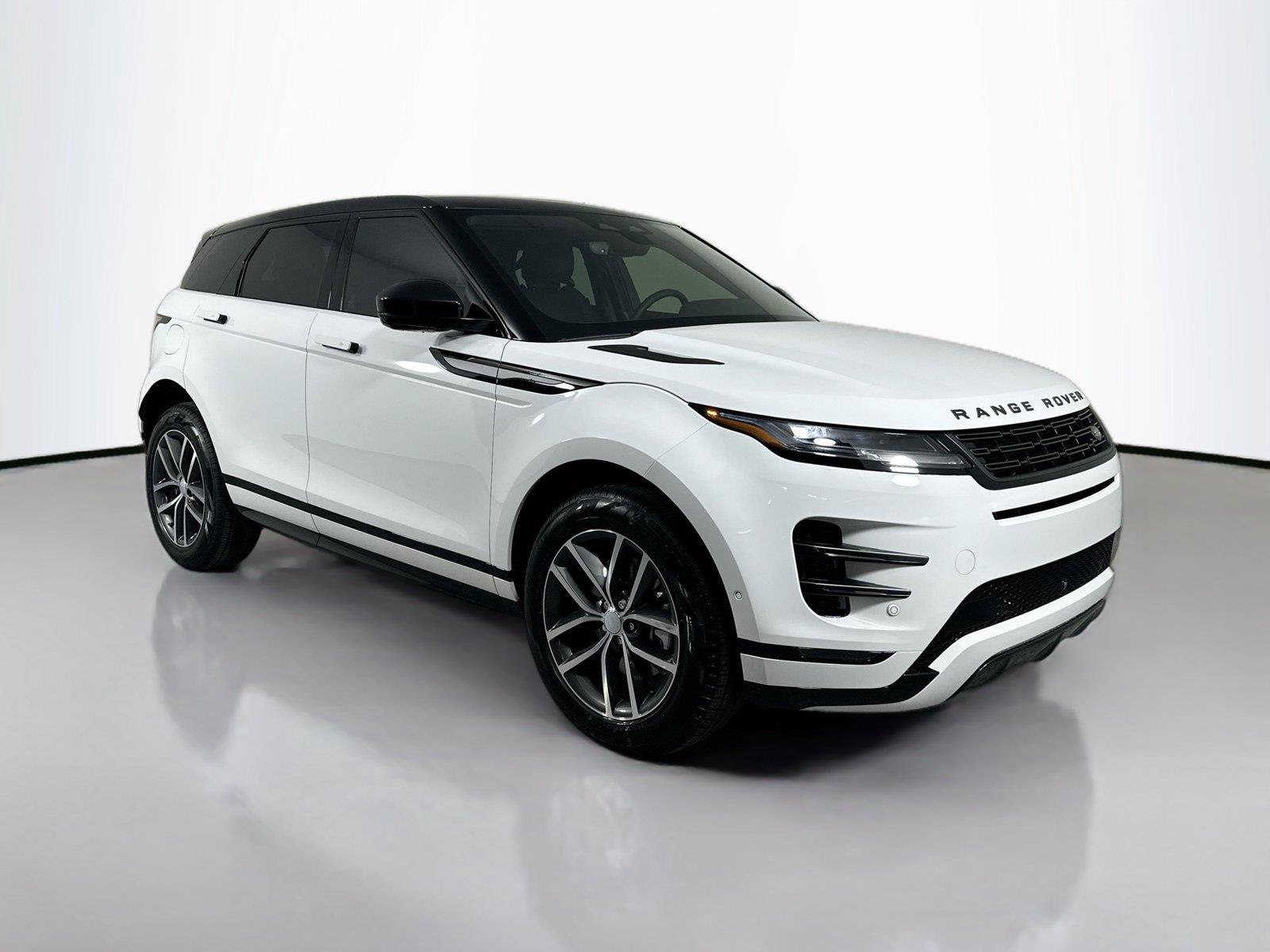 Certified 2026 Land Rover Range Rover Evoque Dynamic SE AWD/4WD image 3