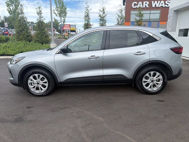 Certified 2024 Ford Escape Active AWD/4WD image 3
