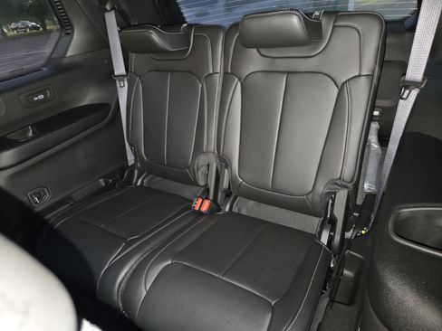 New 2025 Jeep Grand Cherokee L Limited AWD/4WD image 6
