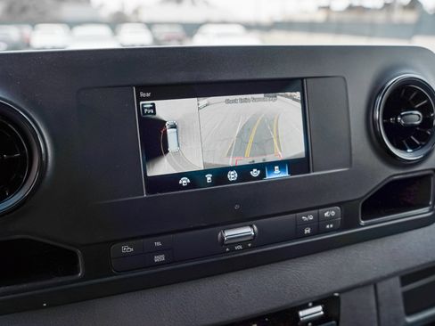 Used 2024 Mercedes-Benz Sprinter 2500 image 20