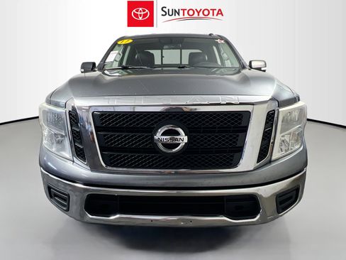 Used 2017 Nissan Titan SV RWD image 10