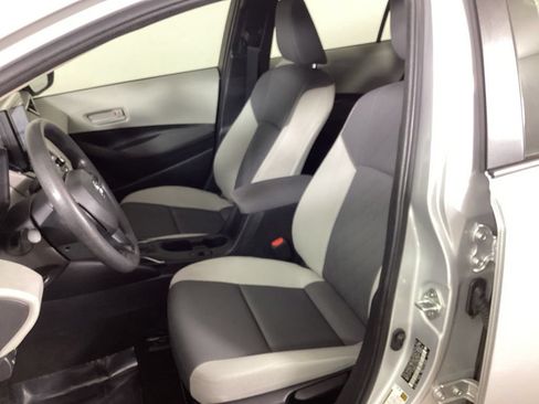 Used 2025 Toyota Corolla LE FWD image 25