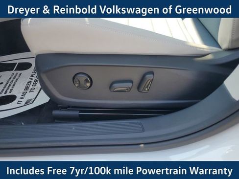 New 2025 Volkswagen Jetta SE image 21