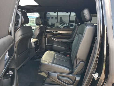 Used 2024 Jeep Wagoneer Series II w/ Convenience Group I AWD/4WD image 10