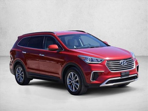Used 2018 Hyundai Santa Fe SE FWD image 3