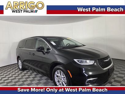 Certified 2023 Chrysler Pacifica Touring-L